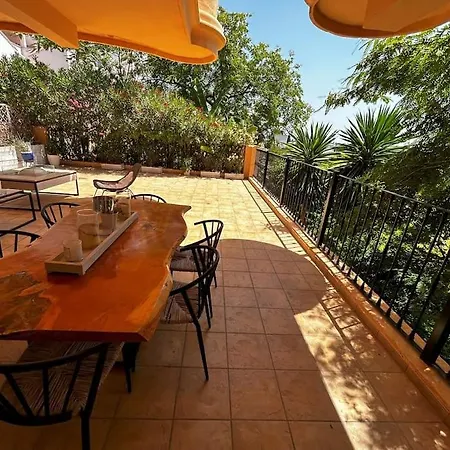Aloha Hill With Swimming Pools Appartamento *